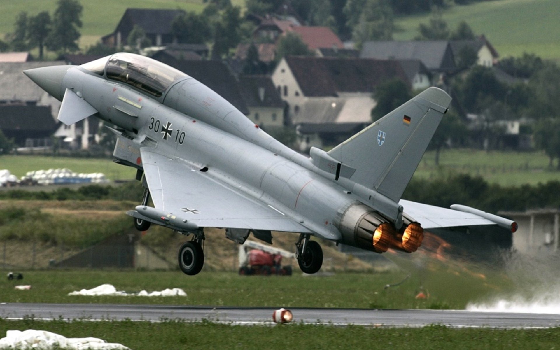 拜仁慕尼黑领跑德甲，内外战力俱佳