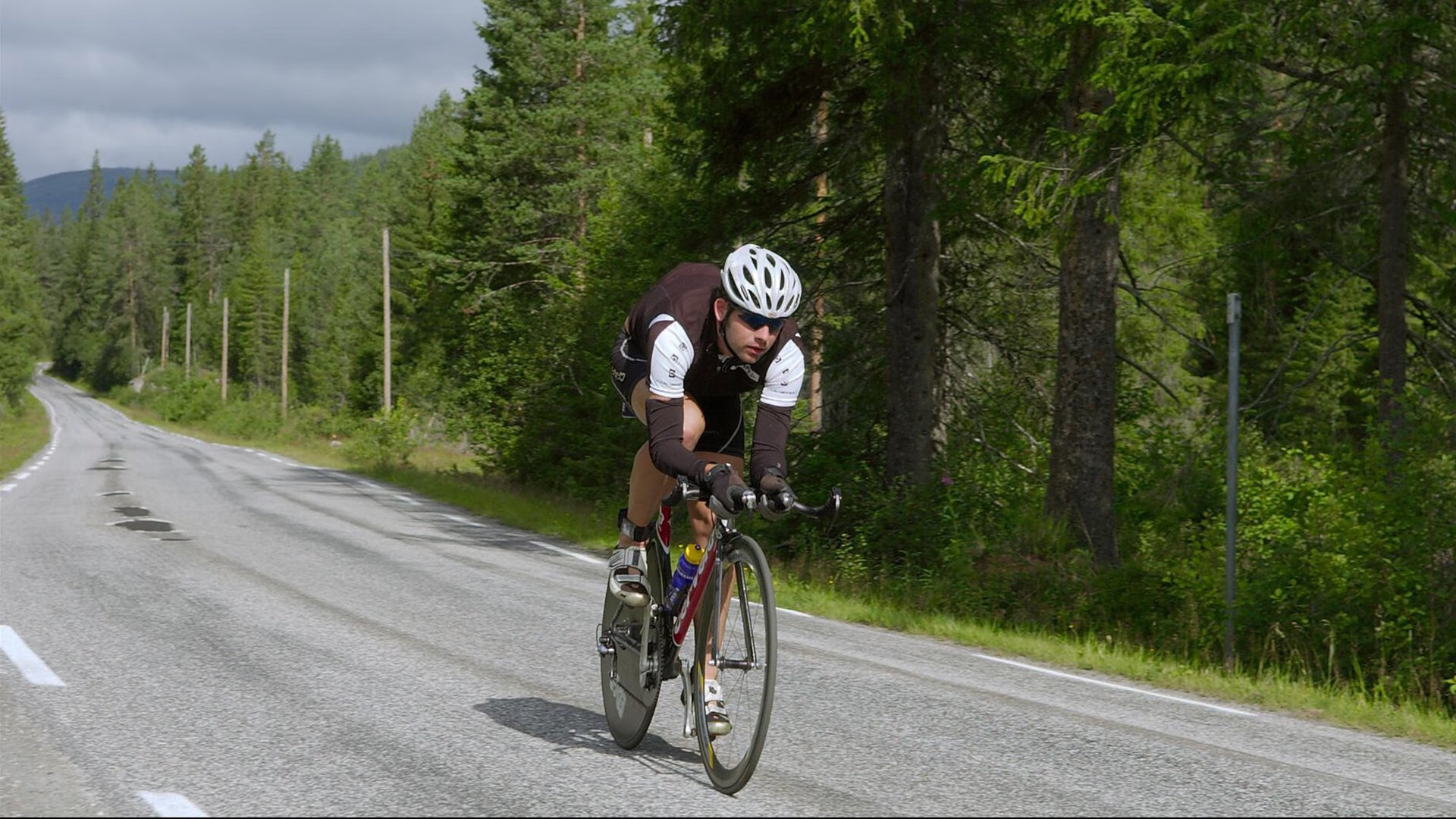 划频稳定性成蝶泳长距离胜负关键，蝶泳划水动作